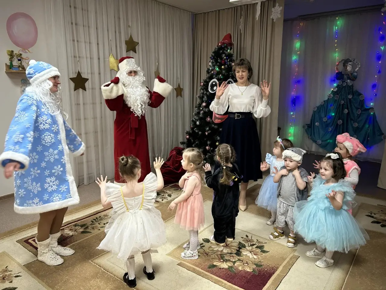 share photo 1886771012